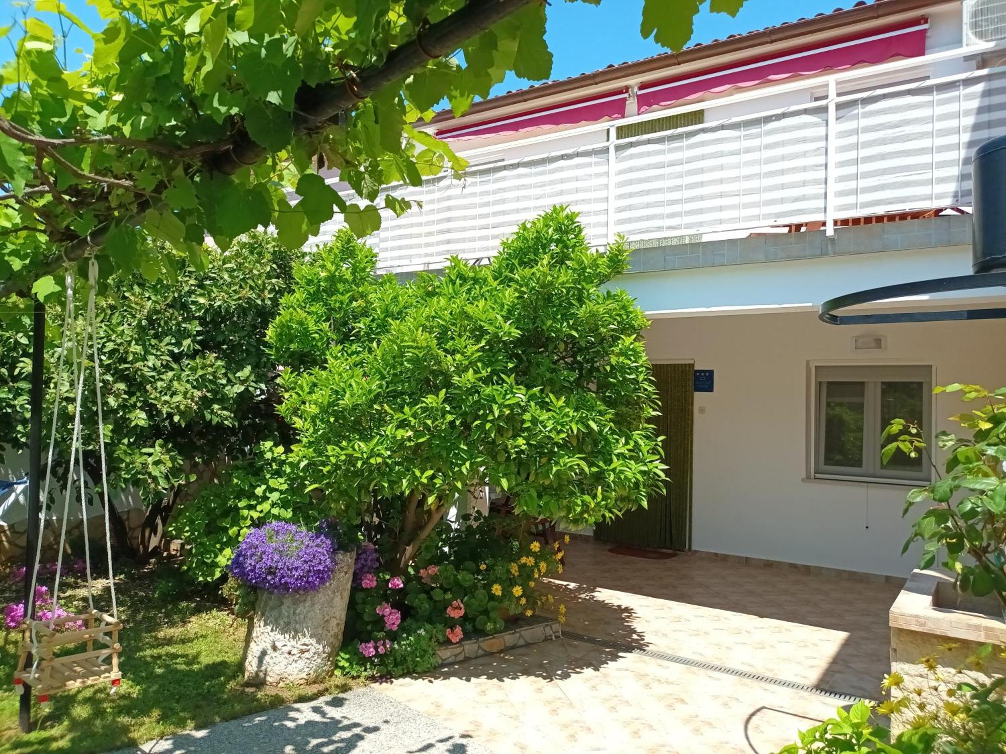 Holiday House Danica Баньоле Екстер'єр фото